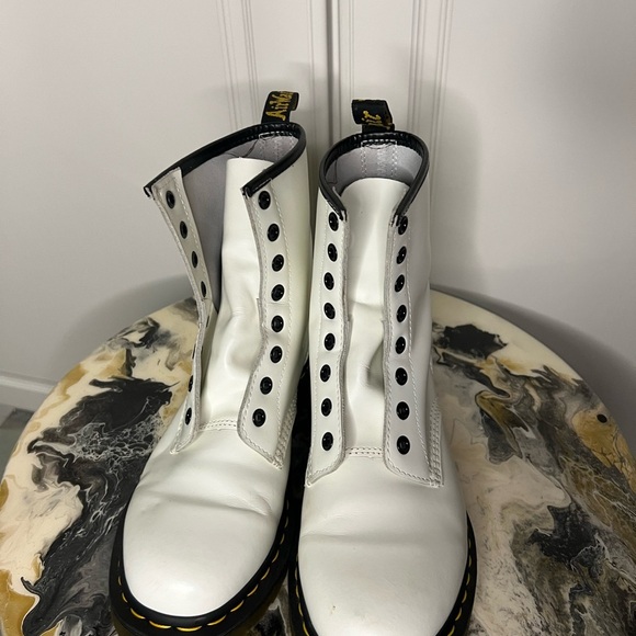 Dr Martens 1460 Smooth White Leather Lace Up Boot - Picture 2 of 12